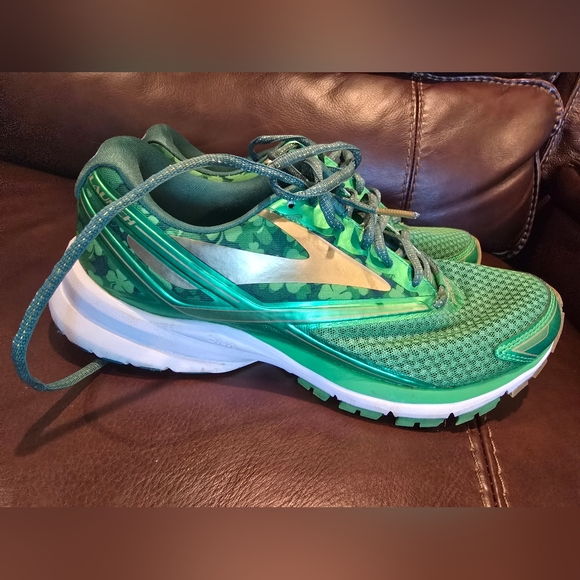 Womens Brooks 9.5 - Picture 2 of 5